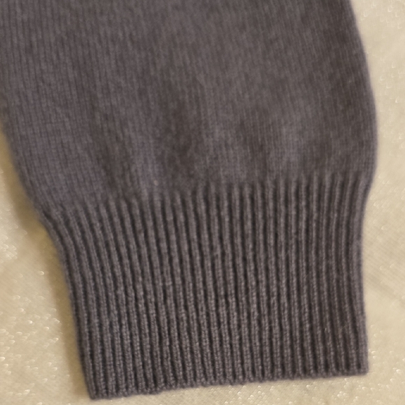 Cashmere Elegant Gray Turtleneck Sweater EUC - Picture 8 of 13